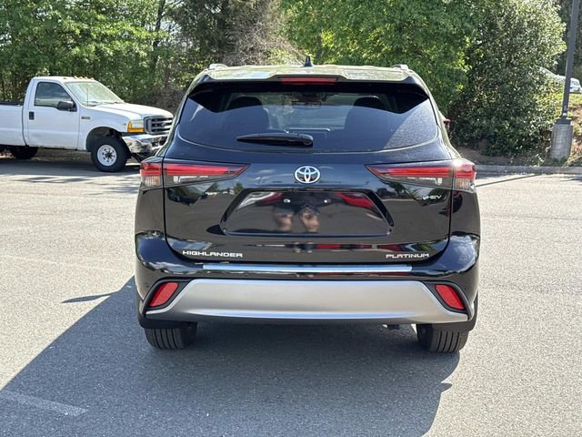 Used 2026 Toyota Highlander Platinum AWD/4WD image 3
