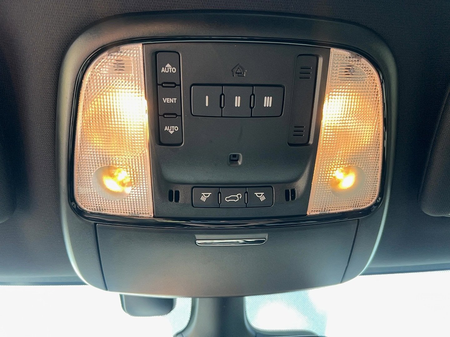 Used 2022 Dodge Durango SRT w/ Technology Group AWD/4WD image 22