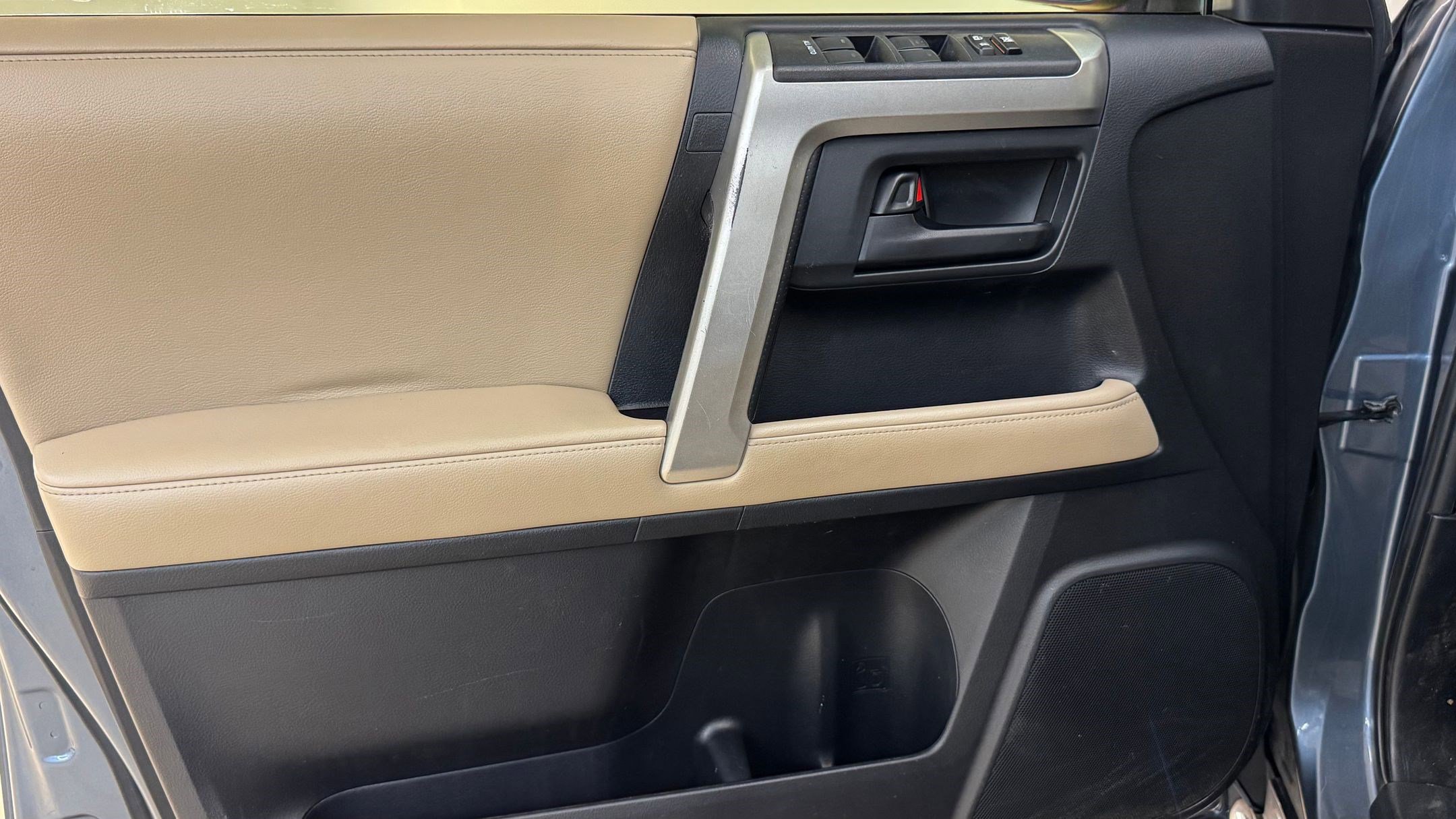 Used 2013 Toyota 4Runner Limited image 40