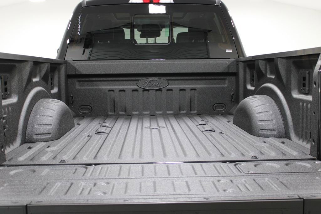 New 2026 Ford F250 Lariat w/ Black Appearance Package image 18