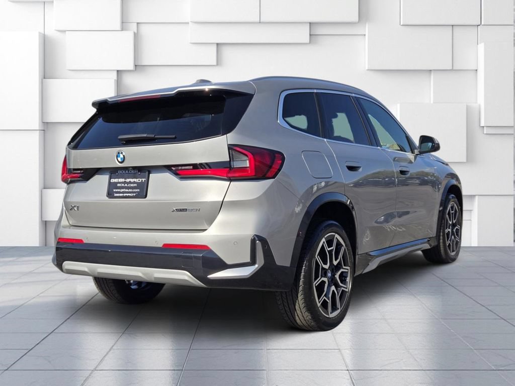 Used 2023 BMW X1 xDrive28i AWD/4WD image 7