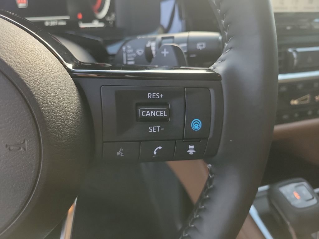 Used 2025 Nissan Pathfinder Platinum w/ Cargo Package image 30