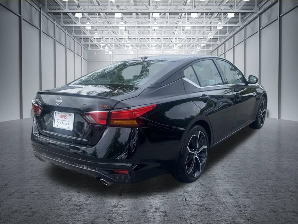 Certified 2025 Nissan Altima 2.5 SR FWD image 3