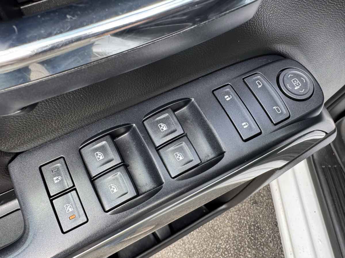 Used 2017 Chevrolet Silverado 1500 LT w/ All Star Edition image 27