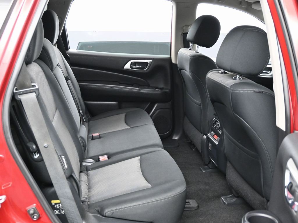 Used 2018 Nissan Pathfinder S image 34