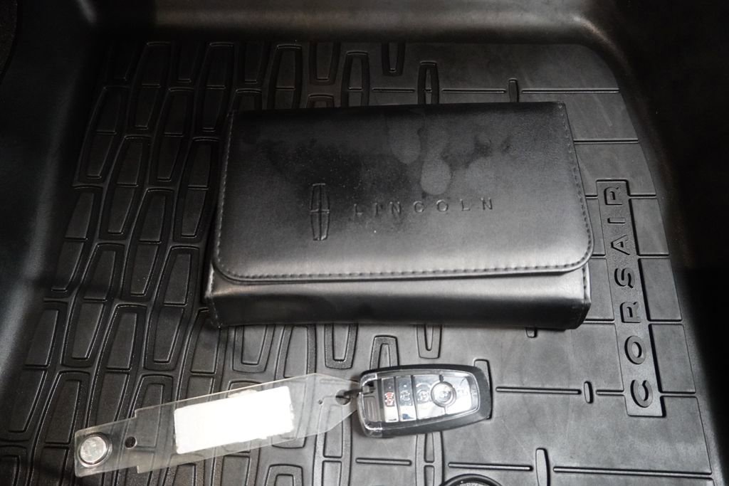 Used 2022 Lincoln Corsair AWD w/ Equipment Group 101A image 27