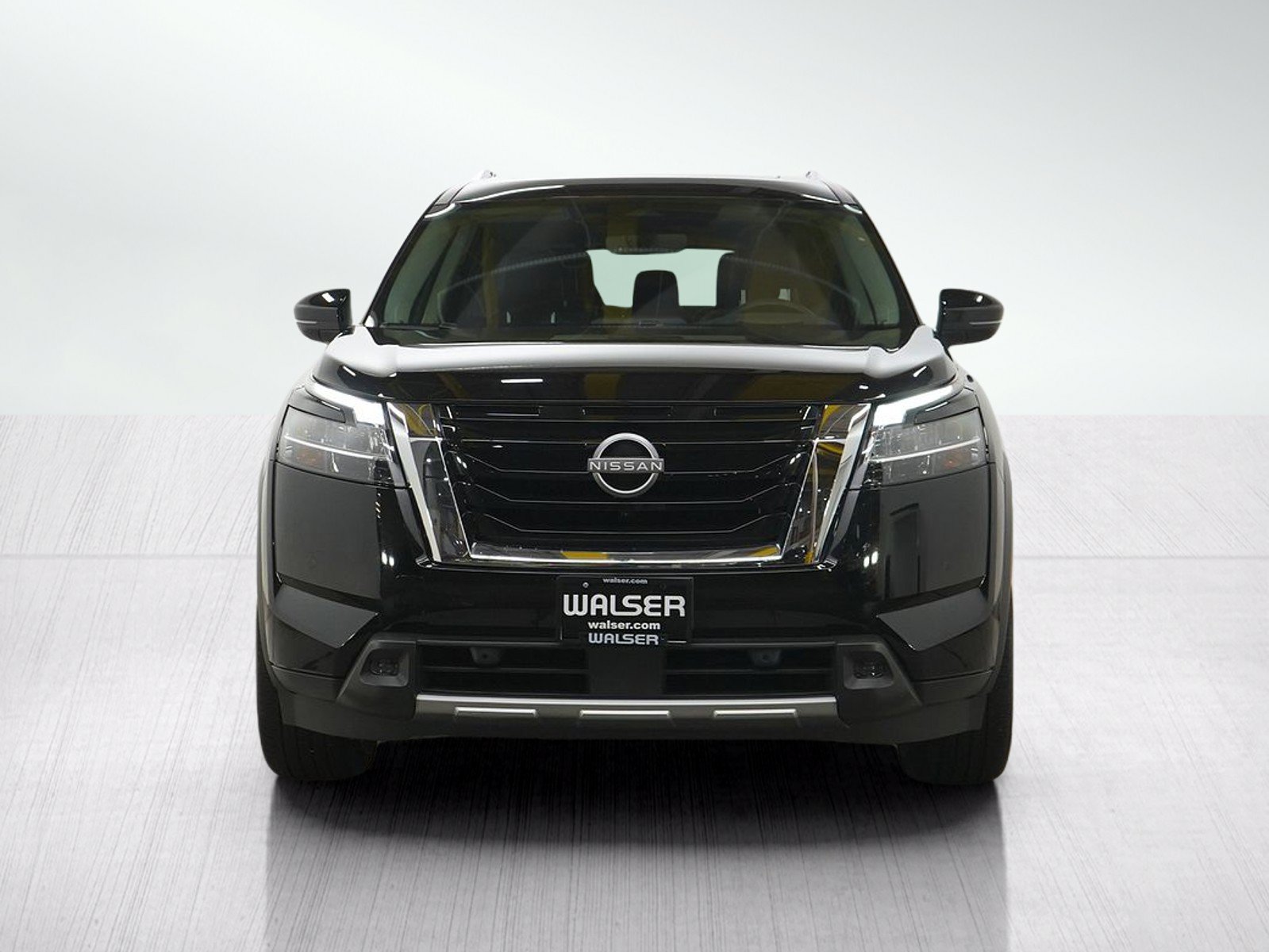 Used 2024 Nissan Pathfinder Platinum AWD/4WD image 8