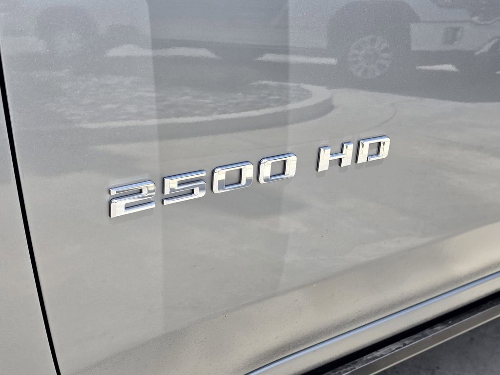 Used 2025 Chevrolet Silverado 2500 ZR2 w/ Technology Package AWD/4WD image 36