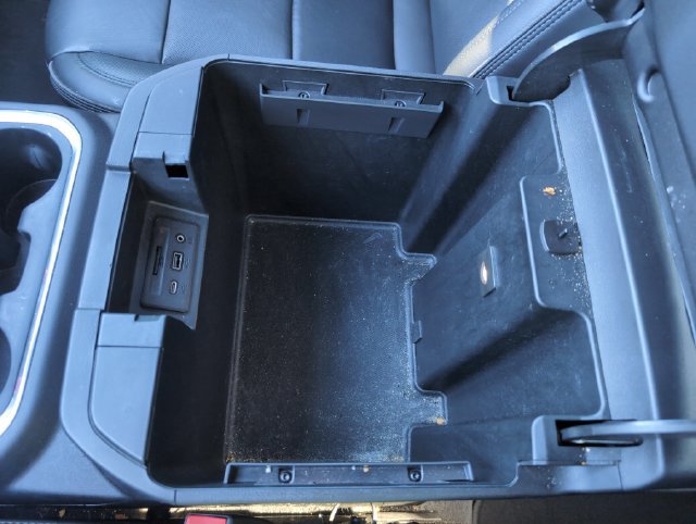 Used 2019 Chevrolet Silverado 1500 High Country w/ Technology Package AWD/4WD image 28