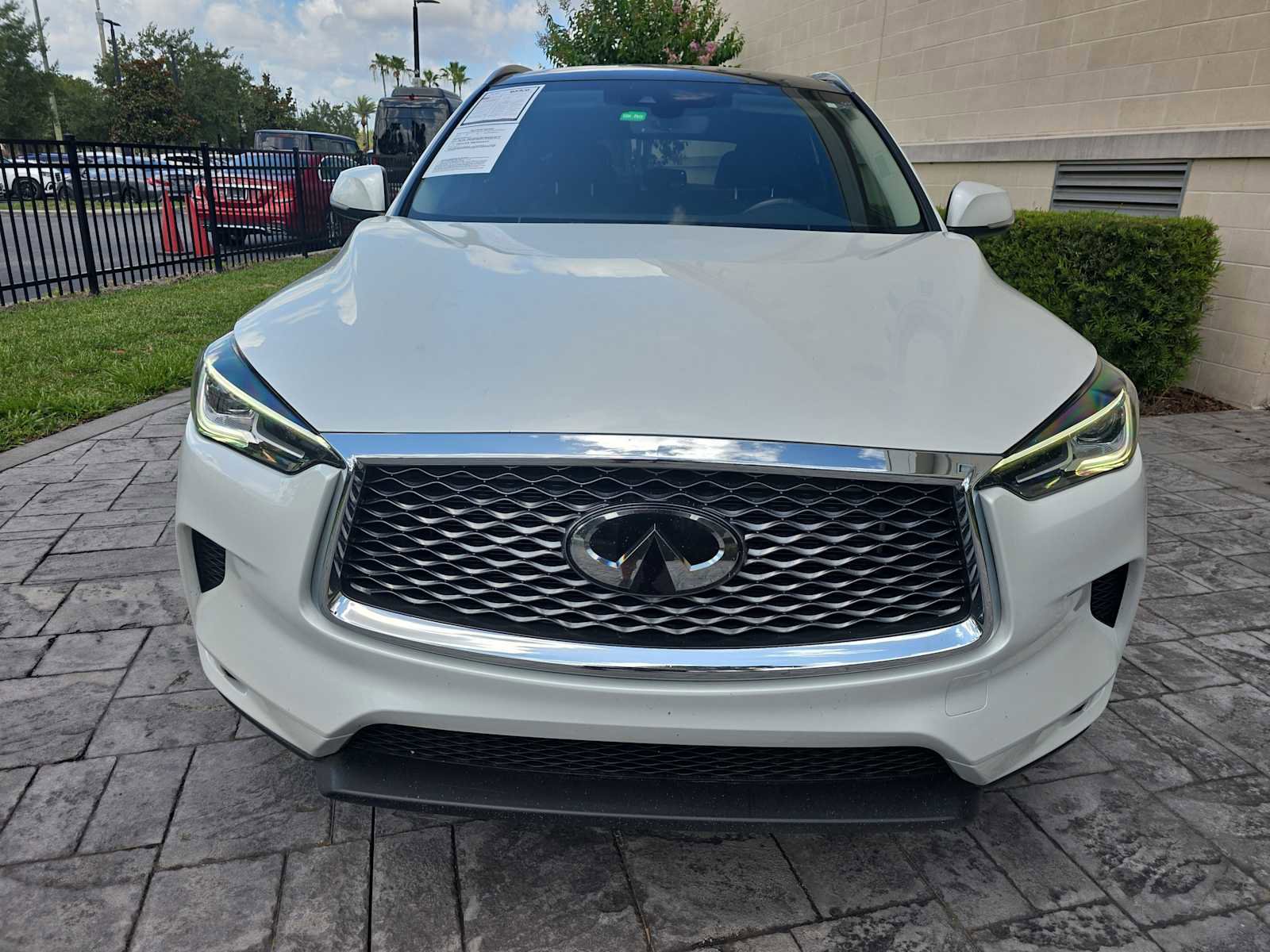 Used 2023 INFINITI QX50 Luxe FWD image 2