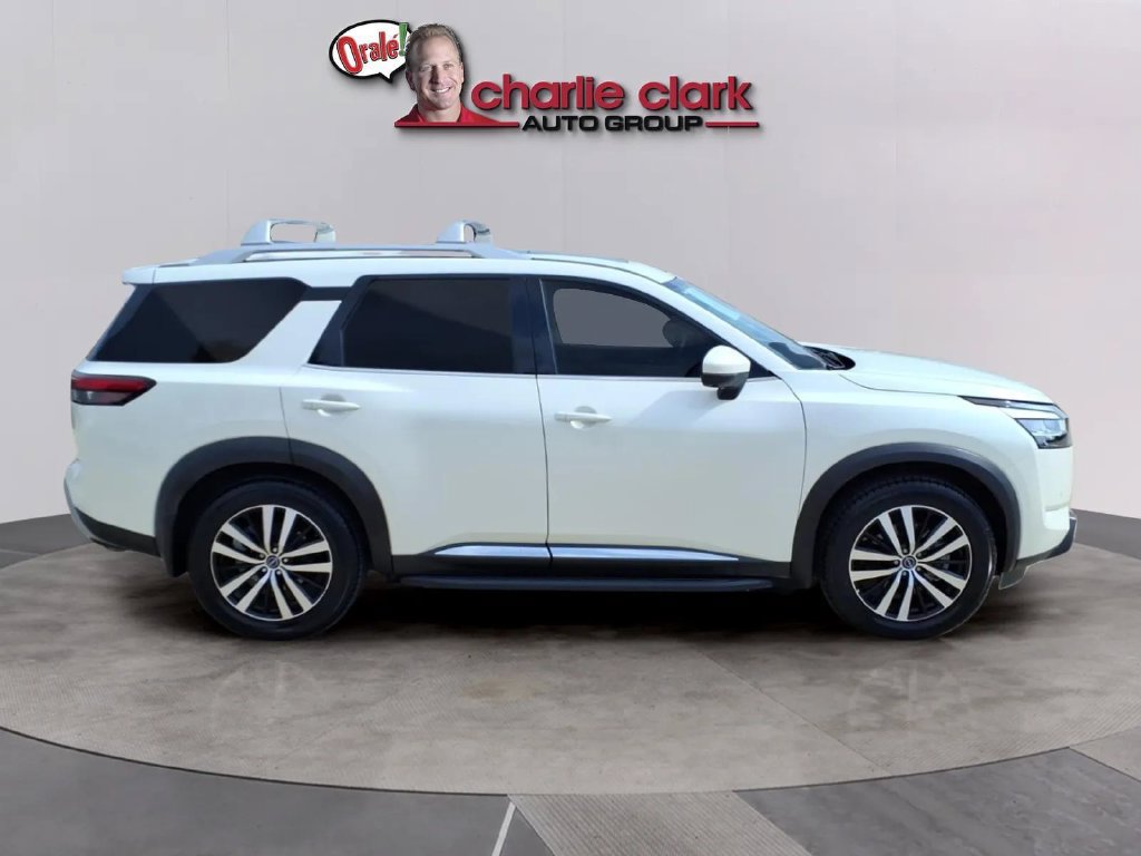 Used 2024 Nissan Pathfinder Platinum w/ Black Appearance Package FWD image 6