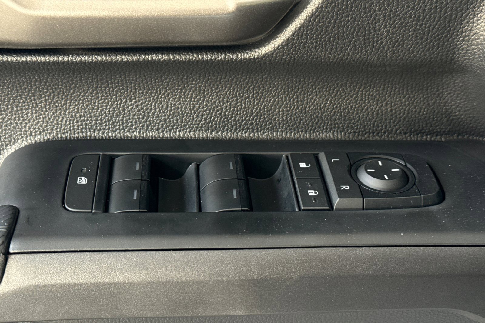 Certified 2025 Toyota Tacoma Trailhunter image 15