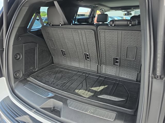 Used 2022 Chevrolet Tahoe Z71 w/ Luxury Package AWD/4WD image 5