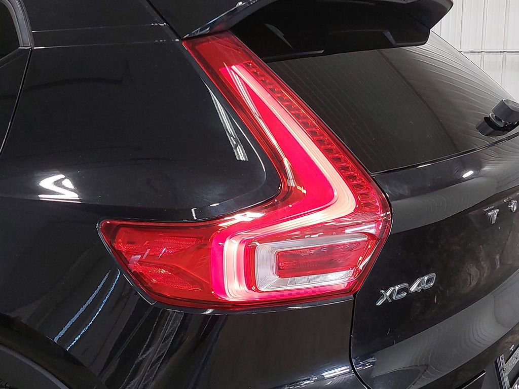 Used 2024 Volvo XC40 B5 Plus w/ Climate Package image 35