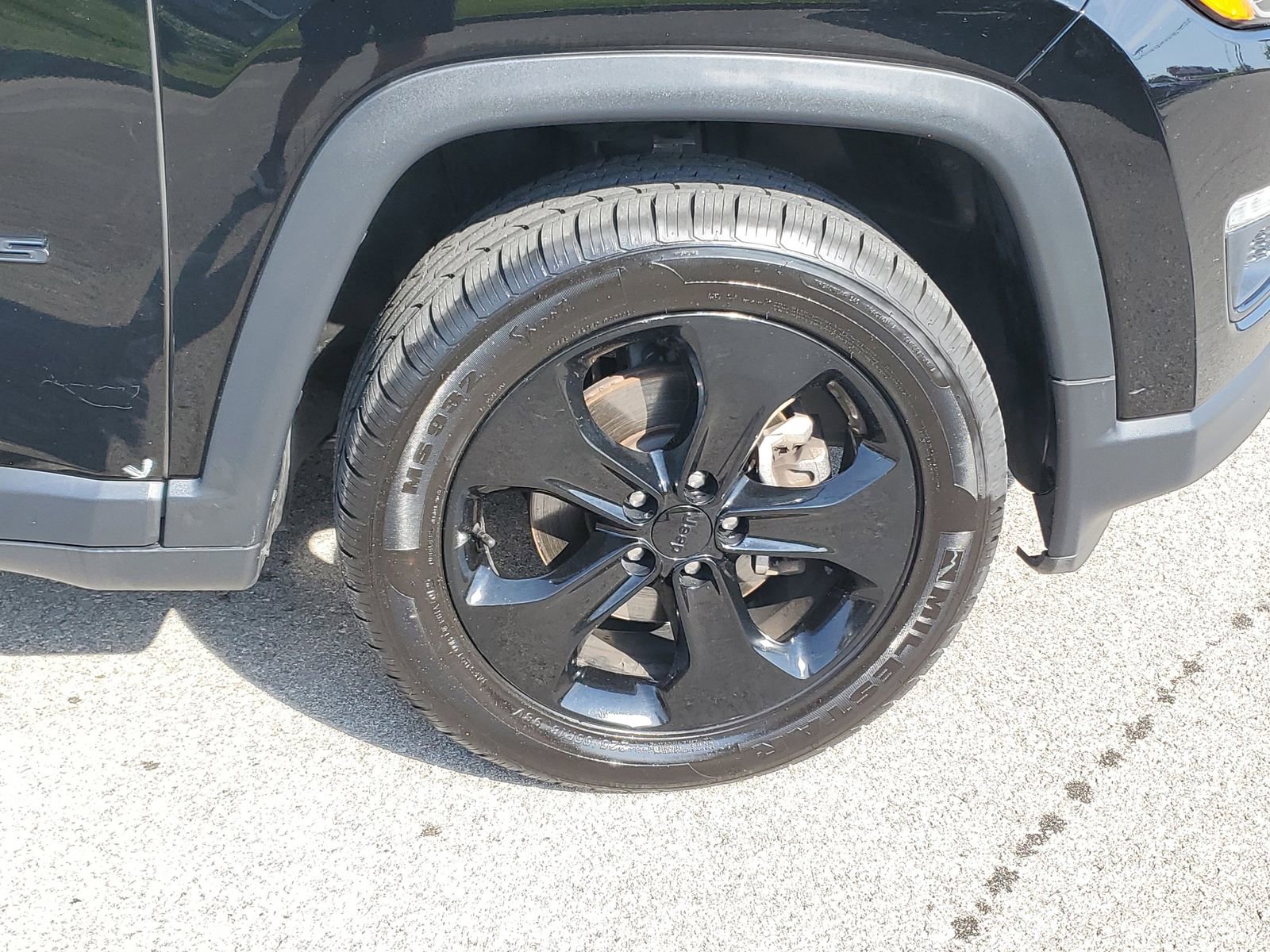 Used 2018 Jeep Compass Latitude AWD/4WD image 6