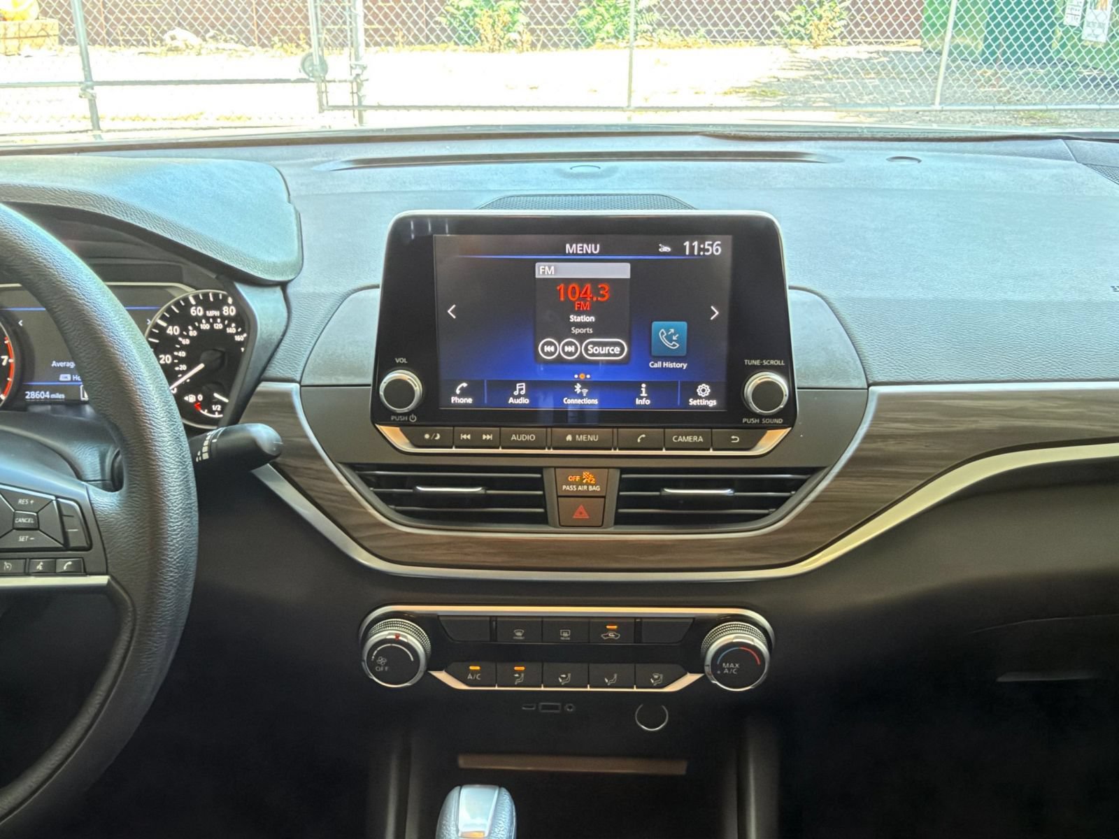 Used 2025 Nissan Altima 2.5 SV FWD image 16
