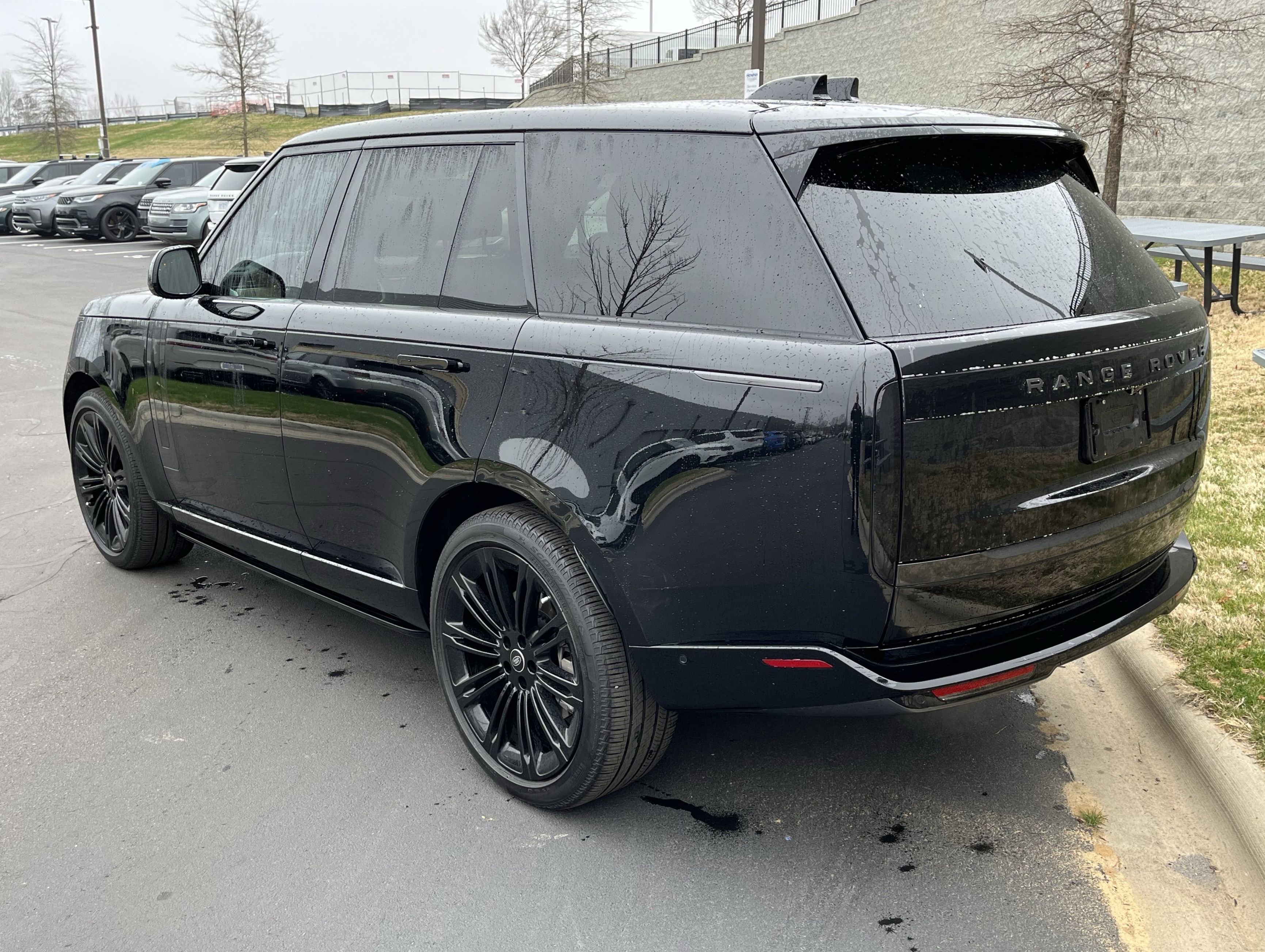 Certified 2025 Land Rover Range Rover SE image 5