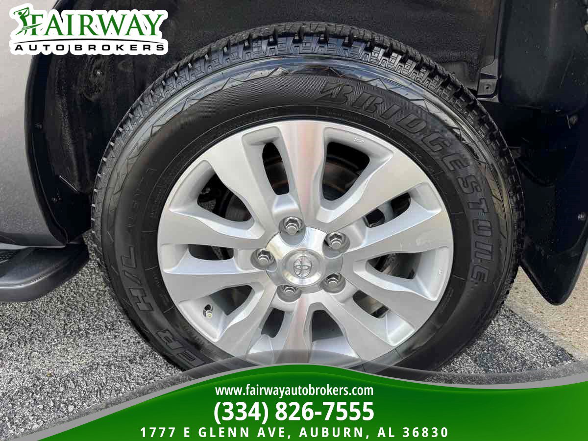 Used 2021 Toyota Sequoia Platinum AWD/4WD image 37