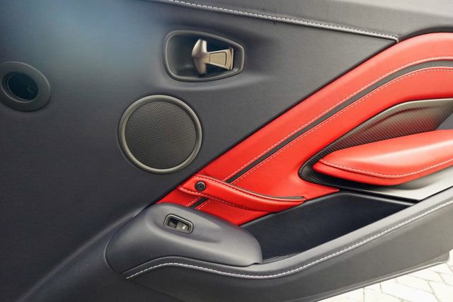 Used 2023 Aston Martin V12 Vantage Roadster RWD image 85