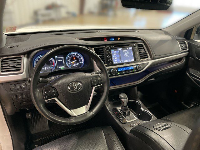 Used 2019 Toyota Highlander Limited Platinum AWD/4WD image 19