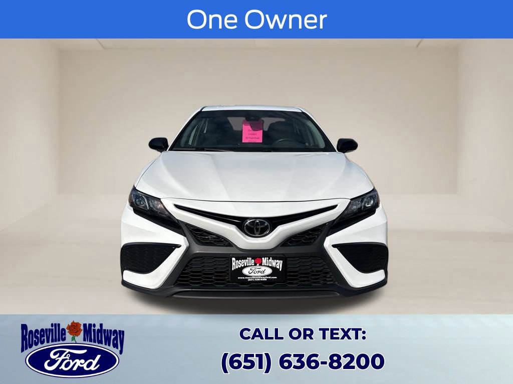 Used 2022 Toyota Camry SE w/ Convenience Package image 2