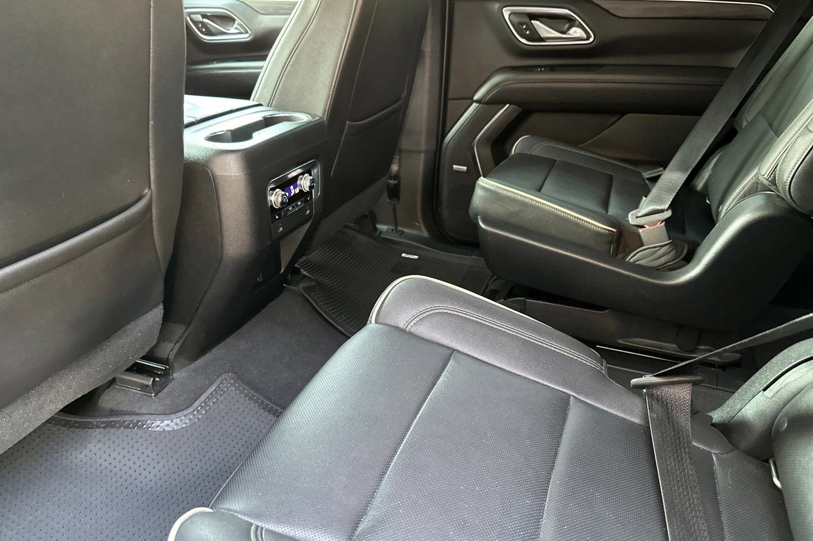 Used 2021 GMC Yukon SLT w/ SLT Luxury Package image 13