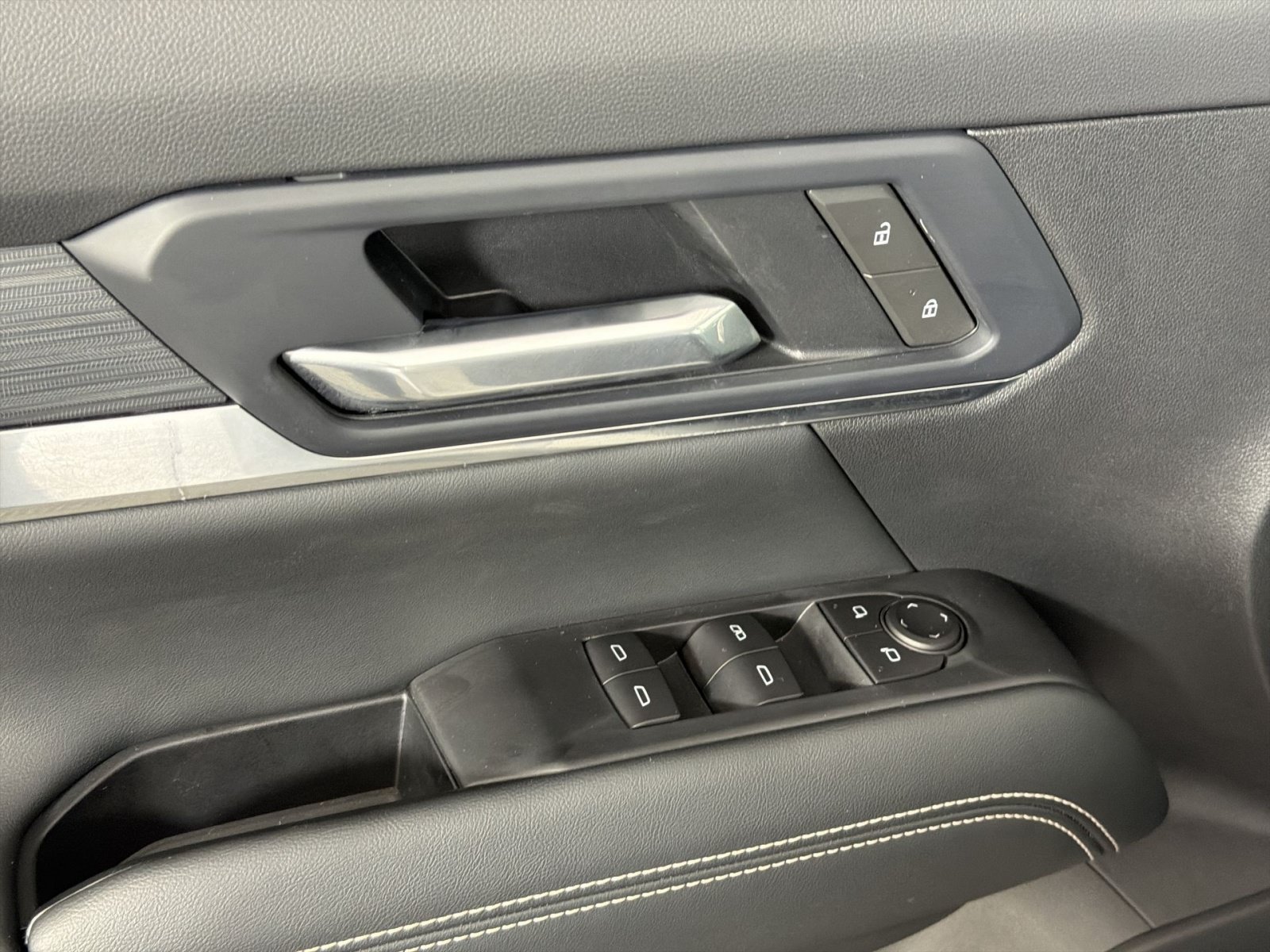 New 2026 GMC Terrain Elevation w/ Technology Package II FWD image 15