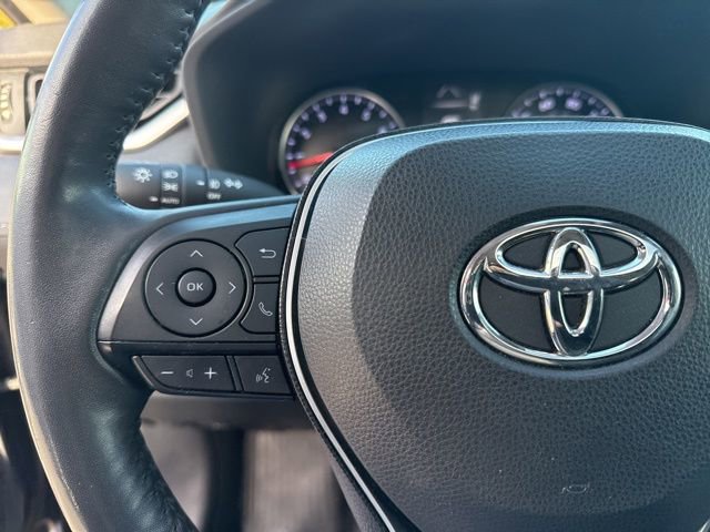 Used 2020 Toyota RAV4 XLE Premium image 38