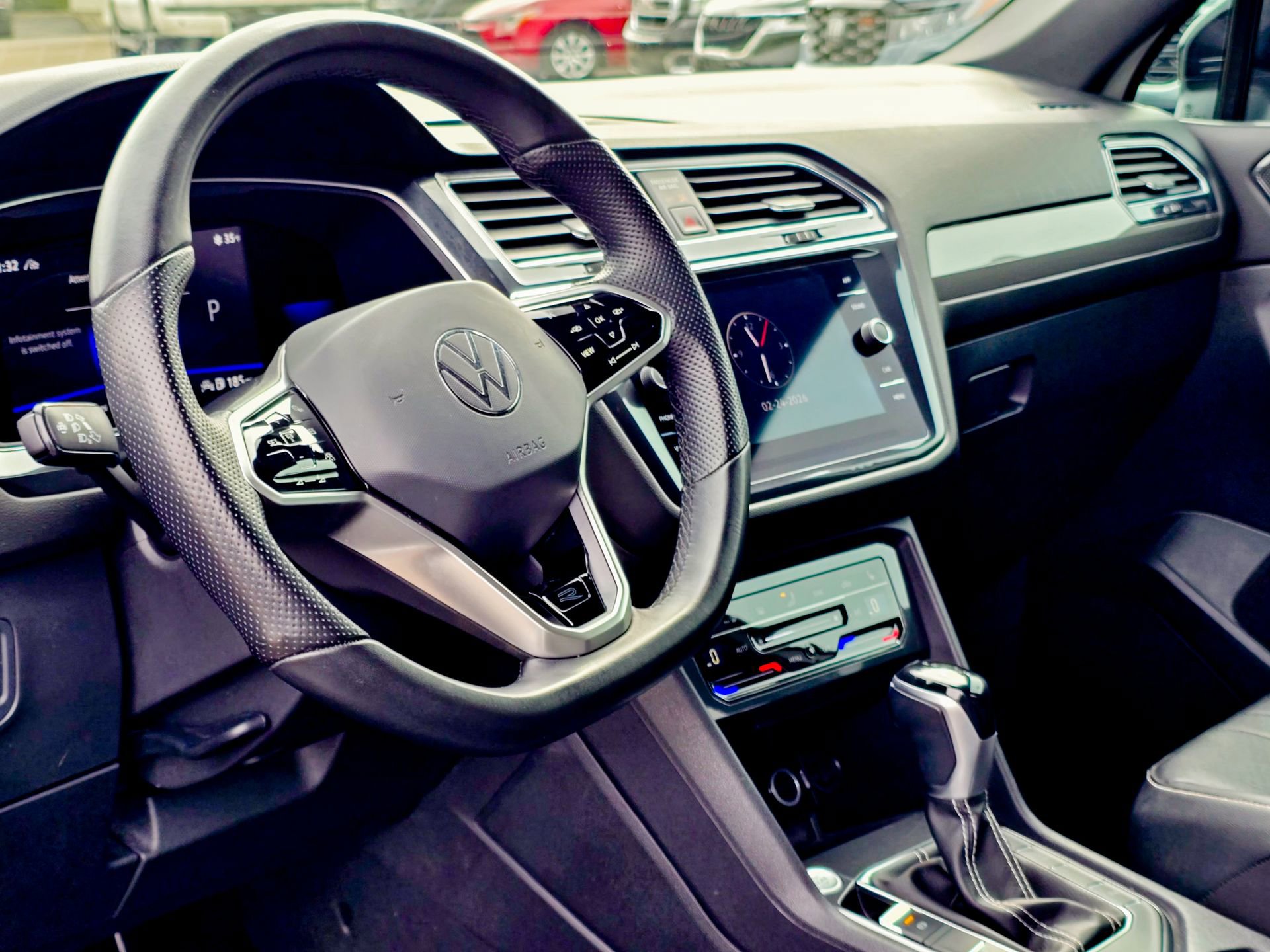 Used 2022 Volkswagen Tiguan SE R-Line image 6