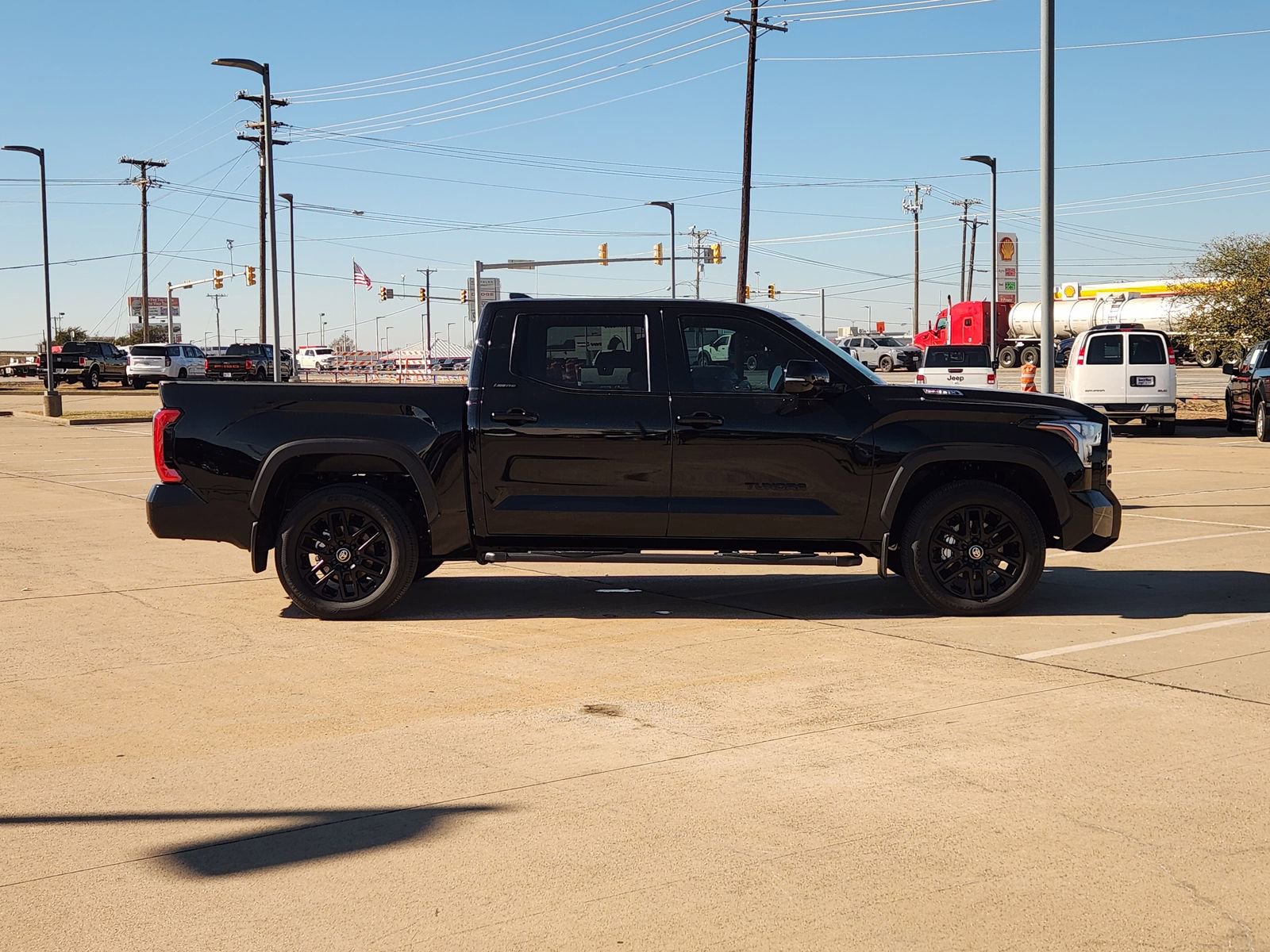 Used 2025 Toyota Tundra Limited image 7