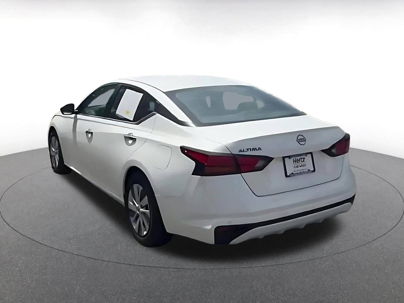 Used 2024 Nissan Altima 2.5 S image 11