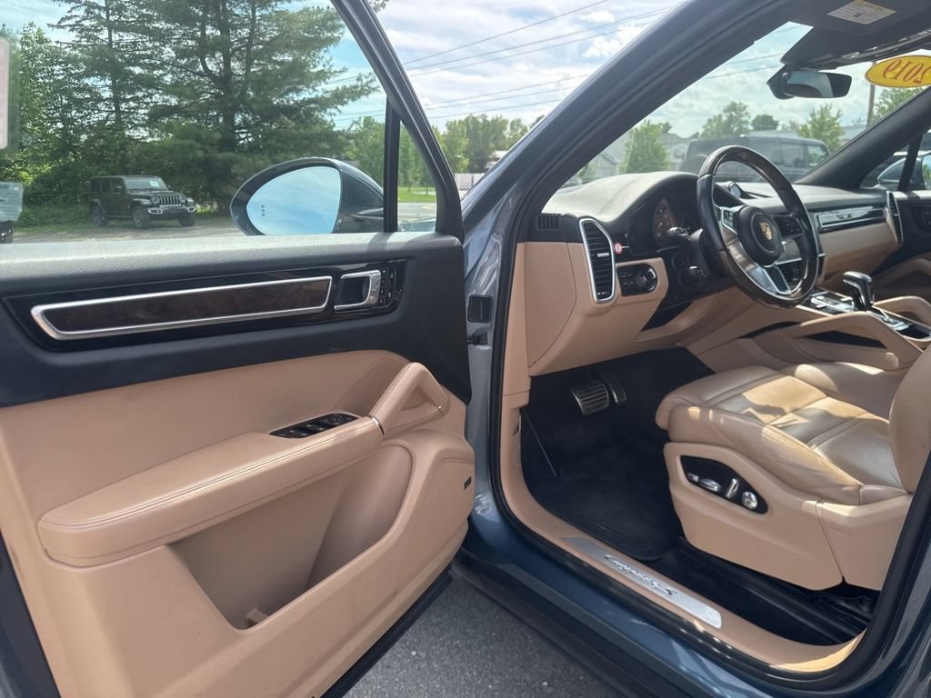 Used 2019 Porsche Cayenne S AWD/4WD image 25