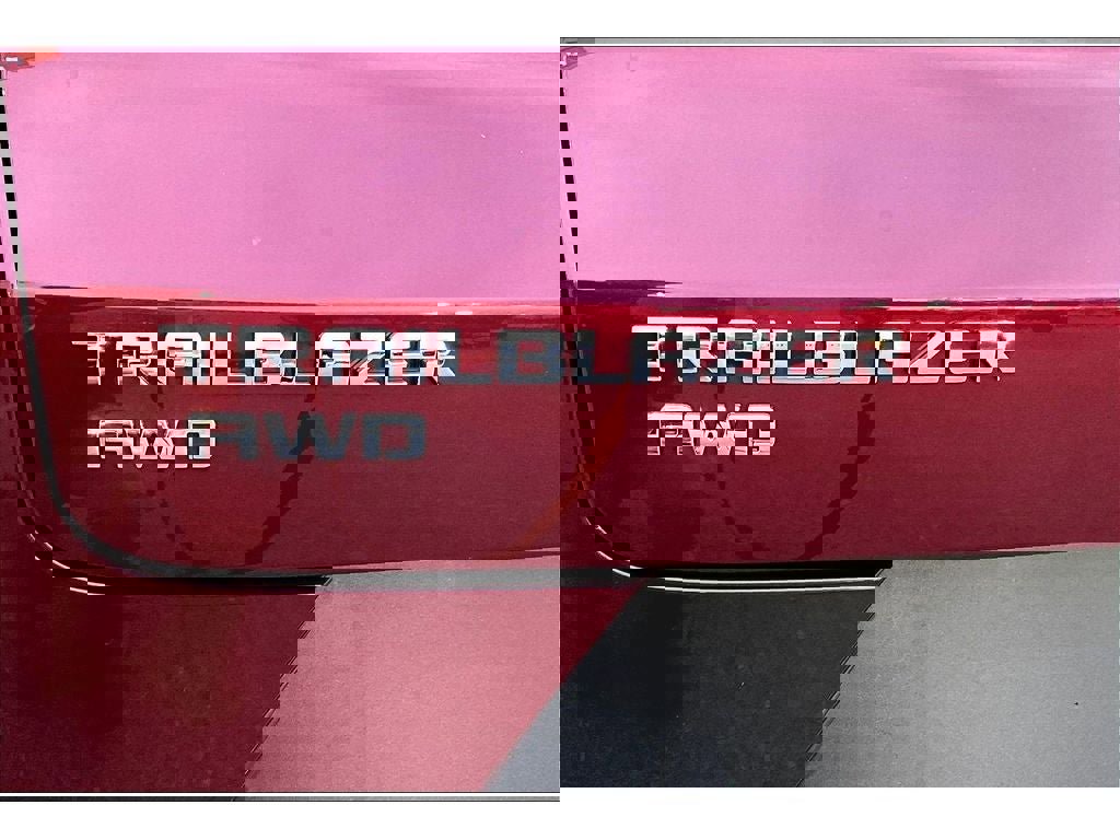 Used 2025 Chevrolet TrailBlazer LT image 33