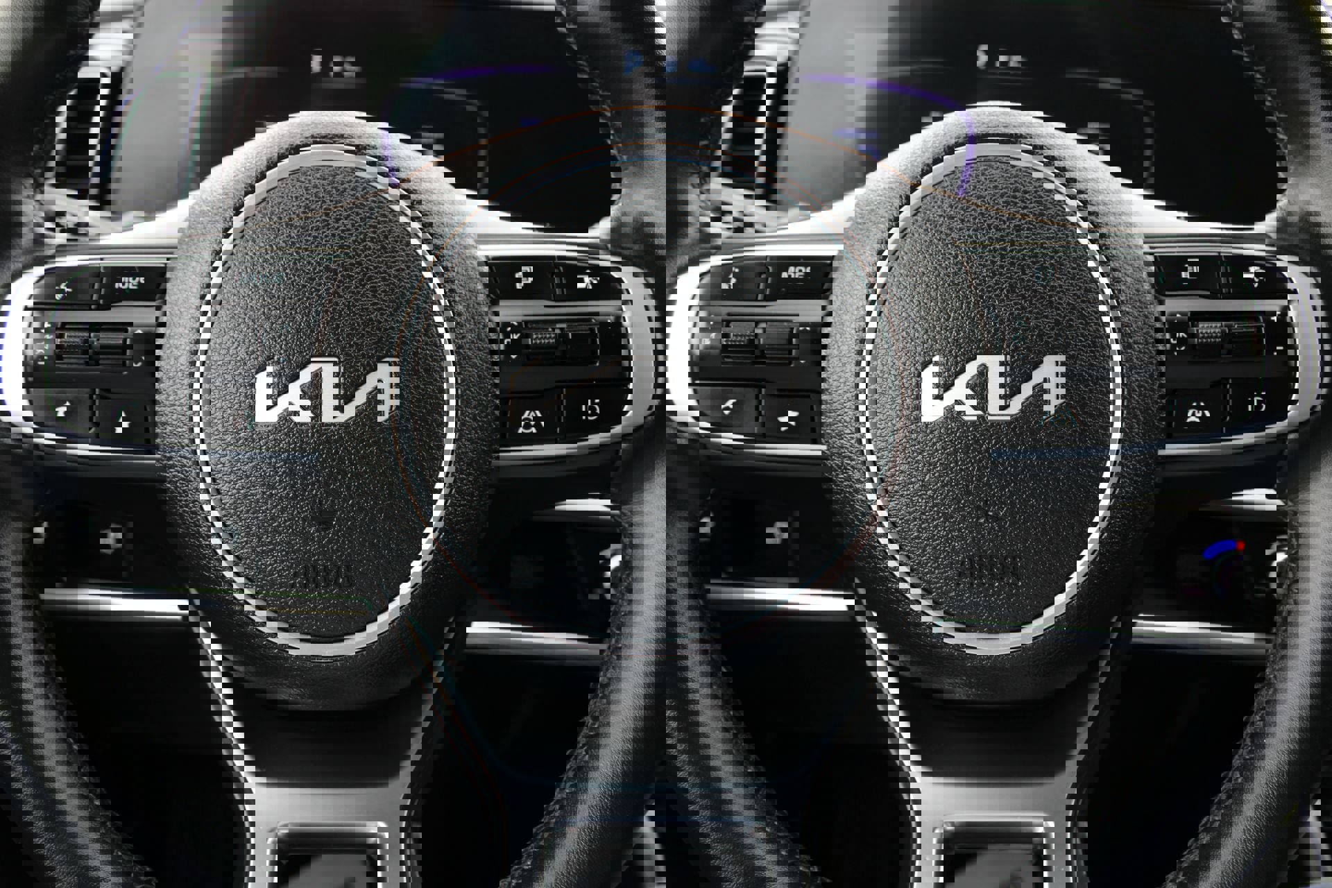 Used 2025 Kia Sportage EX w/ Premium Package image 27