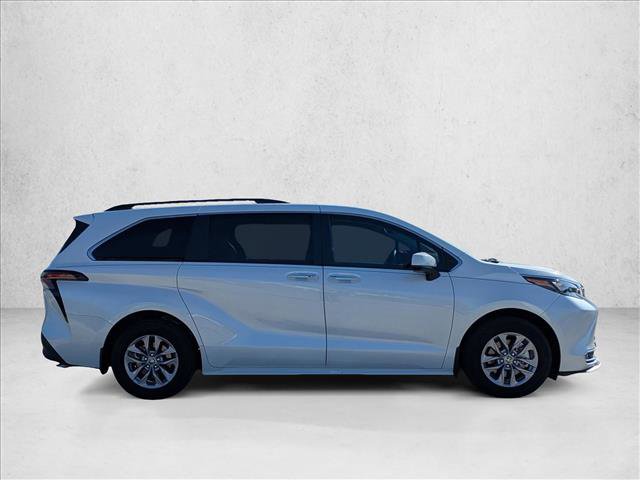 Used 2024 Toyota Sienna XLE FWD video 4
