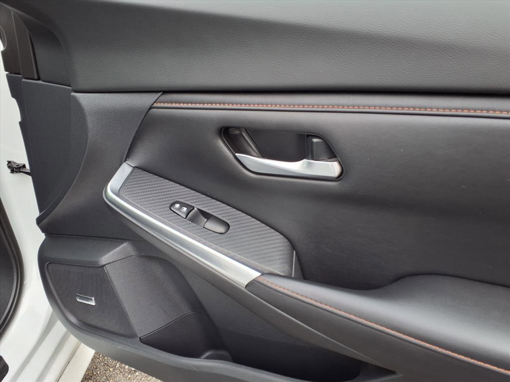 Used 2022 Nissan Sentra SR w/ SR Premium Package FWD image 22
