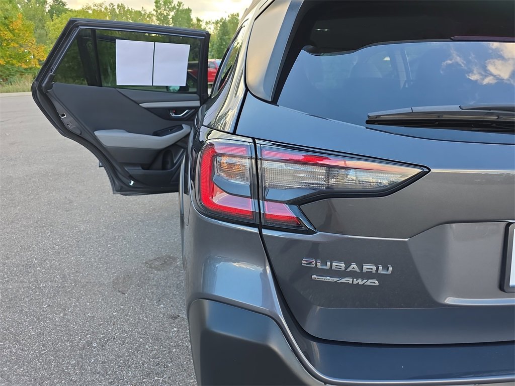 Used 2023 Subaru Outback Premium image 34