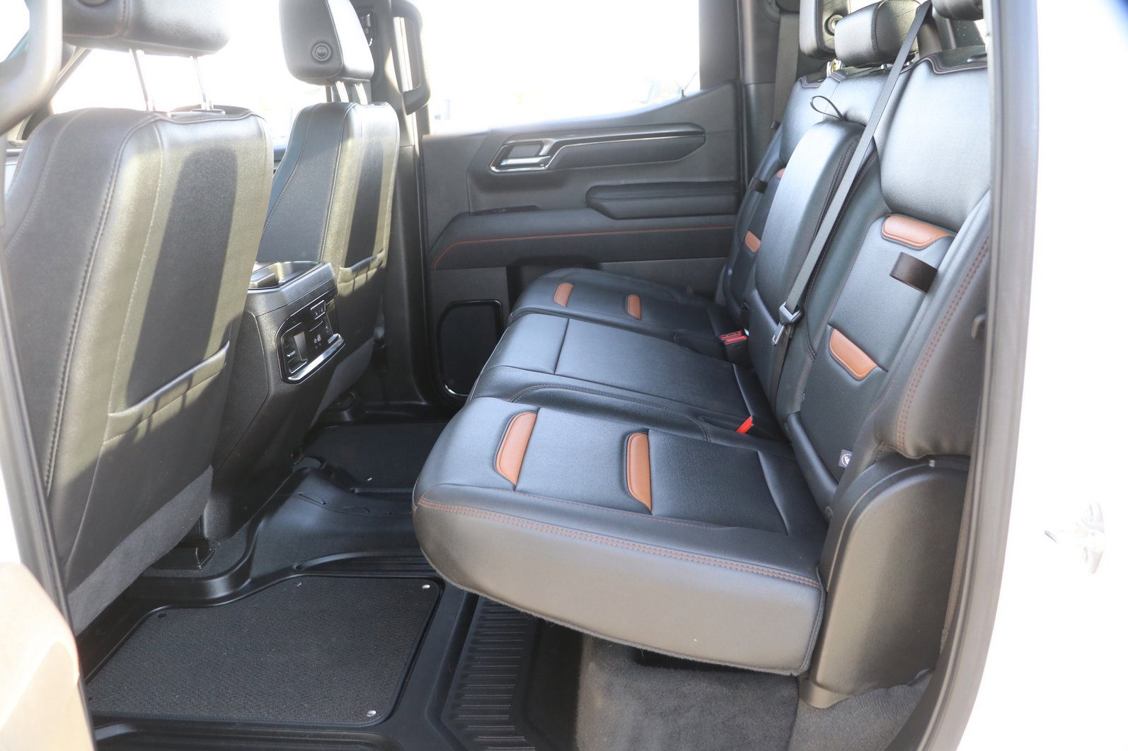 Used 2025 GMC Sierra 1500 AT4 image 28