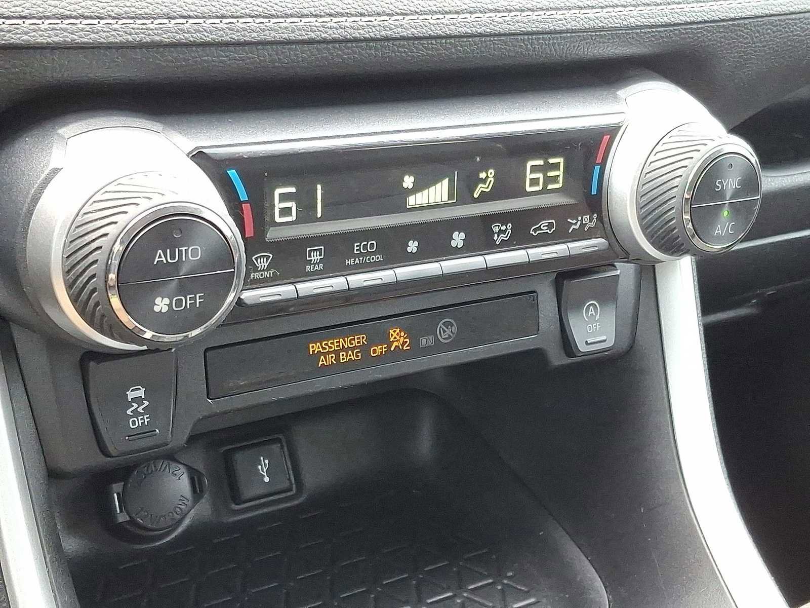 Used 2022 Toyota RAV4 XLE image 23