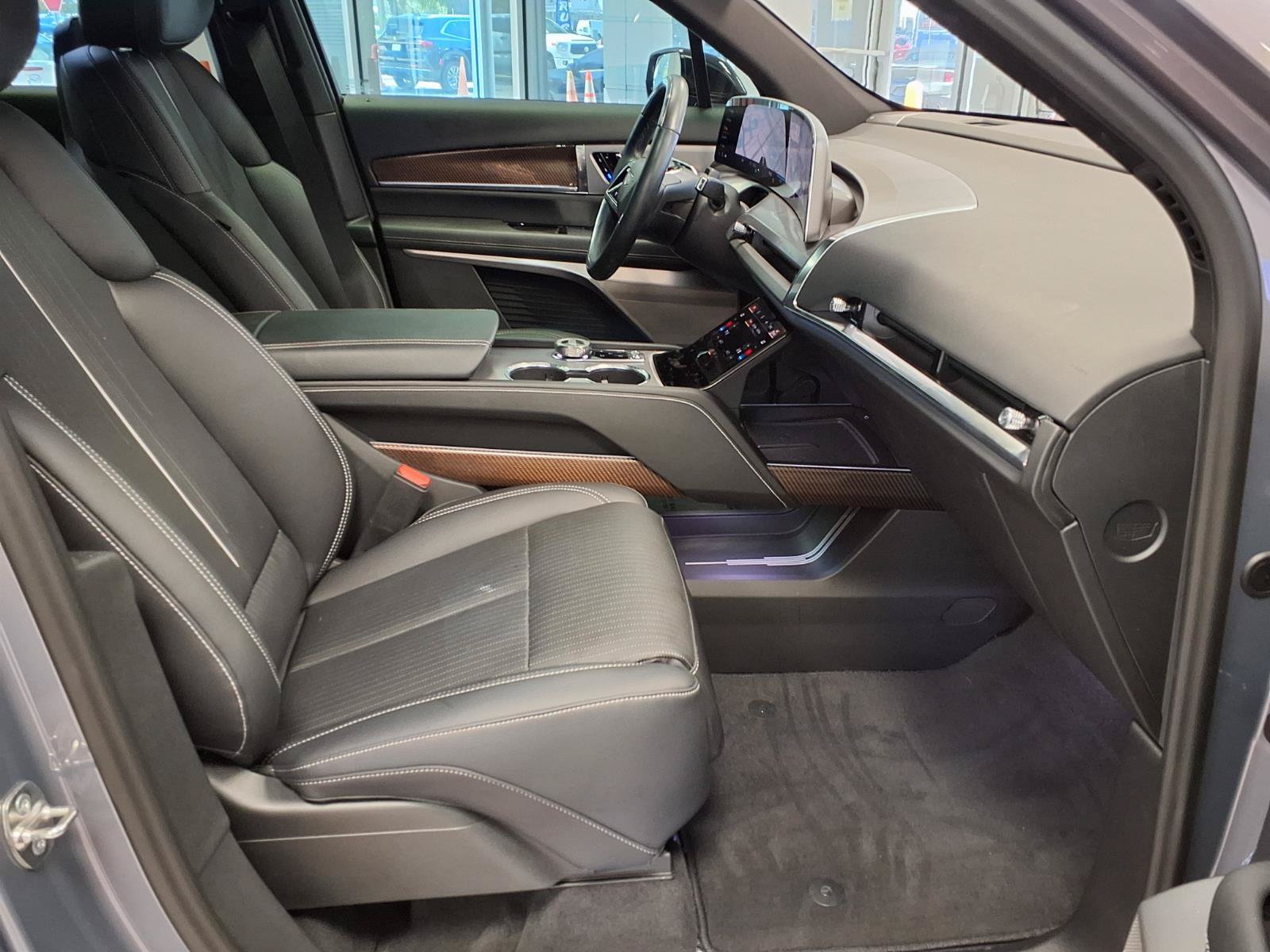 Certified 2026 Cadillac Vistiq Premium Luxury AWD/4WD image 10