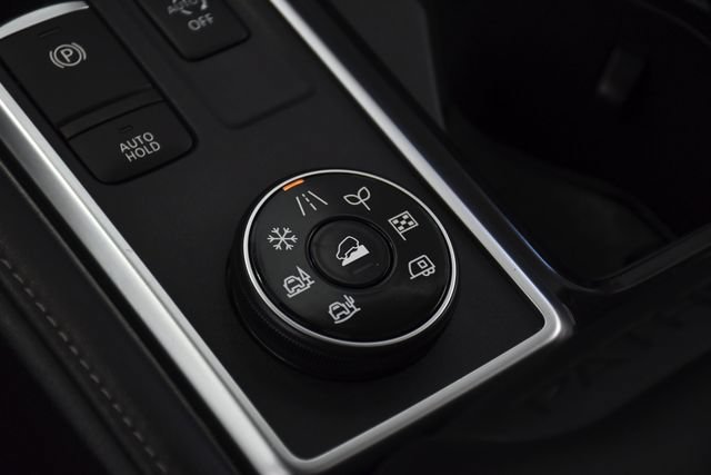 Used 2024 Nissan Pathfinder SL AWD/4WD image 13