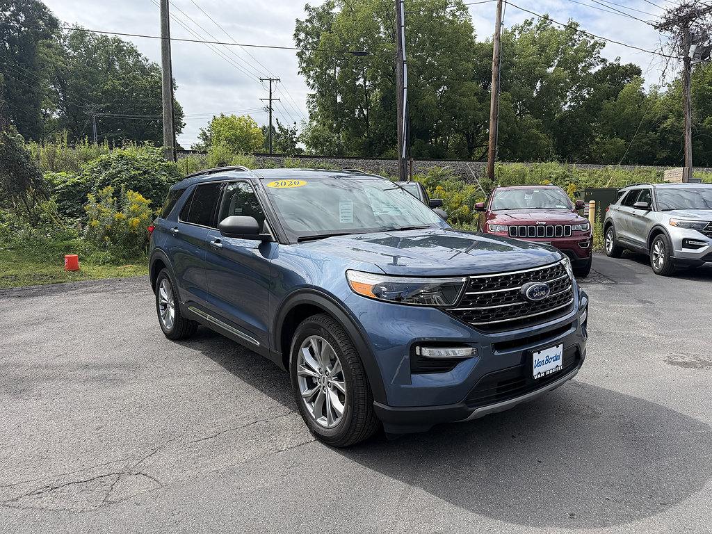 Used 2020 Ford Explorer XLT w/ Equipment Group 202A AWD/4WD image 9