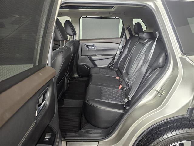 Used 2021 Nissan Rogue Platinum image 21