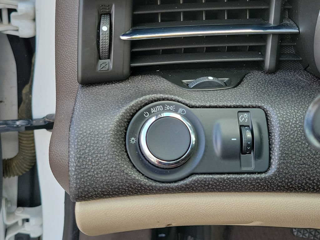 Used 2015 Chevrolet Malibu LT w/ Power Convenience Package FWD image 18