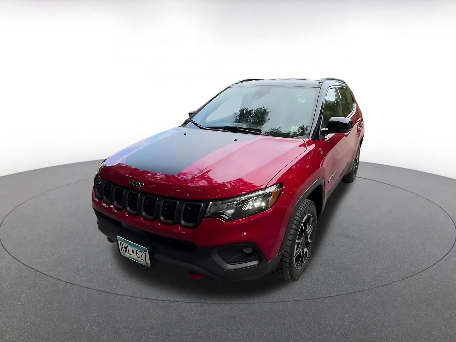 Used 2025 Jeep Compass Trailhawk AWD/4WD image 3