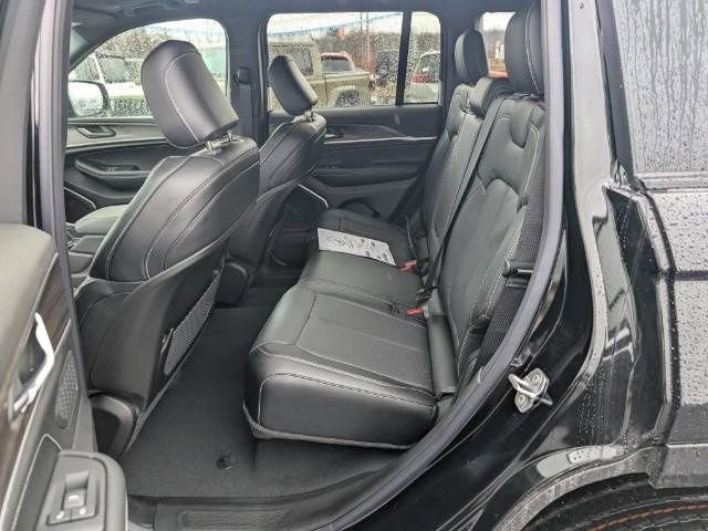 New 2026 Jeep Grand Cherokee Limited image 9