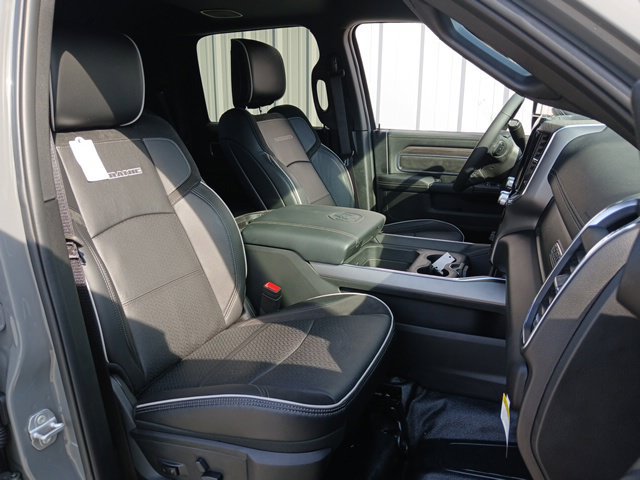 New 2026 RAM 4500 4x4 Crew Cab DRW w/ Laramie Trim Package image 34