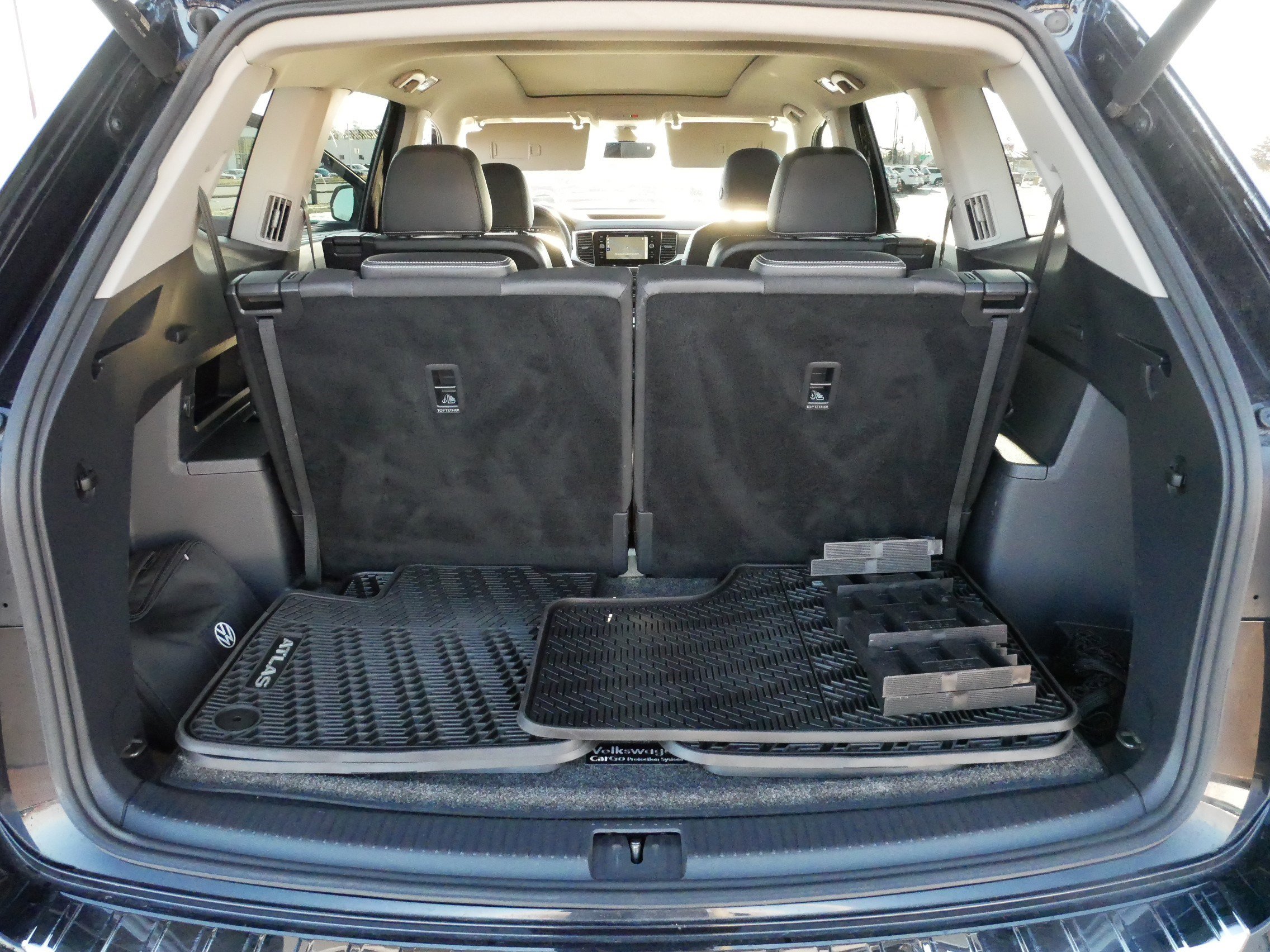 Certified 2023 Volkswagen Atlas SEL R-Line image 18