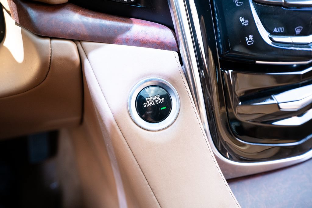 Used 2017 Cadillac Escalade Platinum AWD/4WD image 41