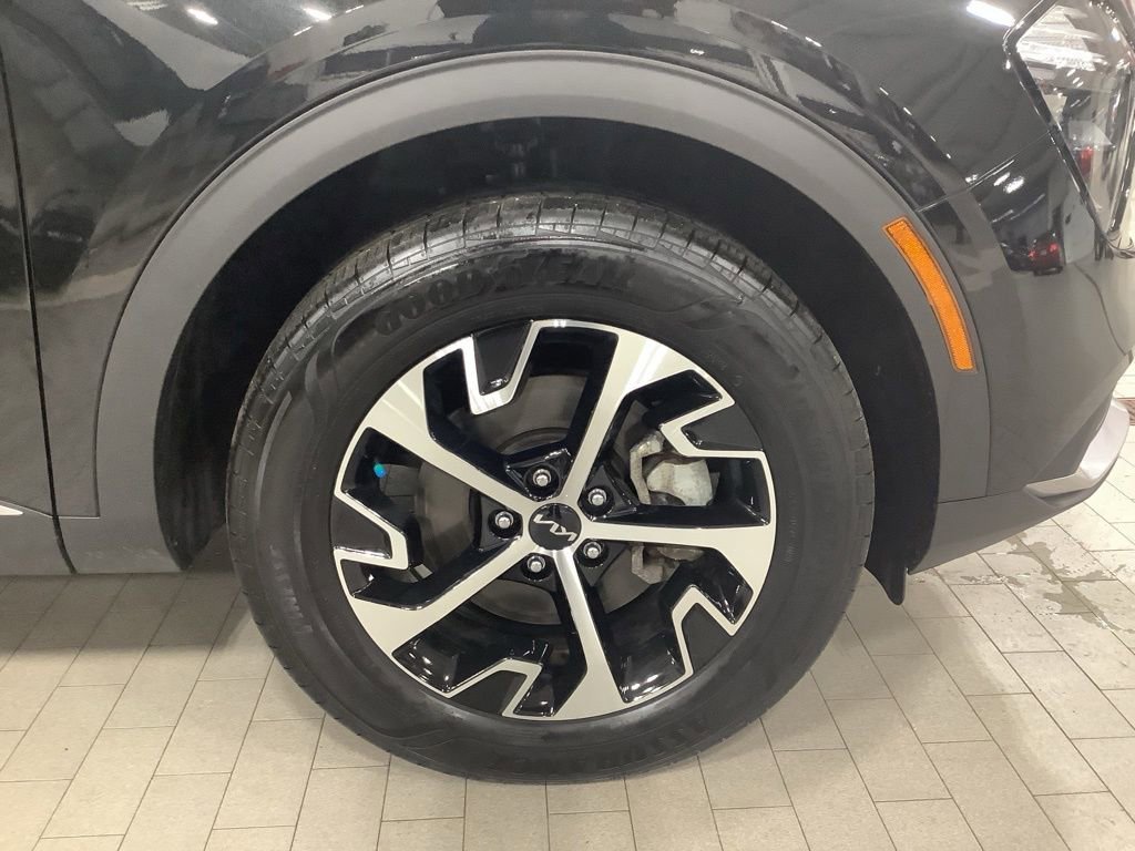 Certified 2023 Kia Sportage EX image 10